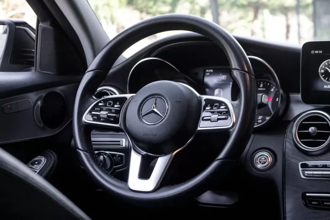 Mercedes-Benz C 200 2019 - 23990 EUR, 175346 km - AUTO.MOTO.pt - 175346km - foto 34 de 42