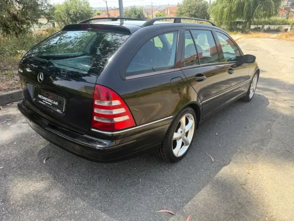 Mercedes-Benz C 220 2002 - 6450 EUR, 227000 km - AUTO.MOTO.pt - 227000km - foto 4 de 31