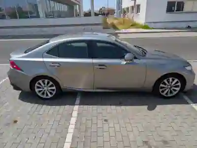 Lexus IS 300H 2016 - 20000 EUR, 102000 km - foto 4 de 14