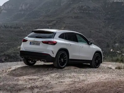 Mercedes-Benz GLA 250 2023 — foto 3 de 4