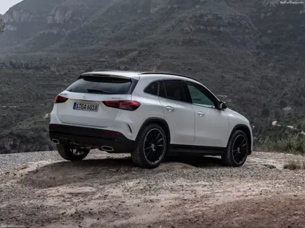Mercedes-Benz GLA 250 2023 — foto 3 de 4