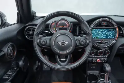 MINI 2017 - 25950 EUR, 65000 km - AUTO.MOTO.pt - 65000km - foto 21 de 41