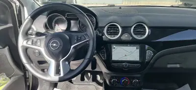 Opel Adam 2019 - 12800 EUR, 15040 km - AUTO.MOTO.pt - 15040km - foto 7 de 12