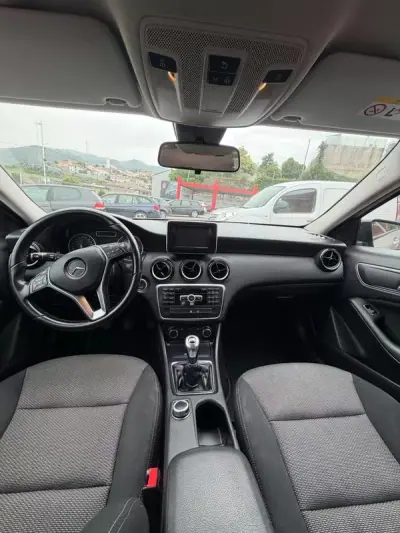 Mercedes-Benz A 160 2014 - 12900 EUR, 220000 km - AUTO.MOTO.pt - 220000km - foto 6 de 8