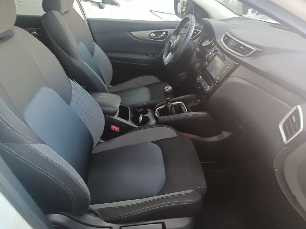 Nissan Qashqai 2018 - 17900 EUR, 54008 km - 54008km - foto 24 de 39