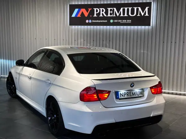 BMW 318 2011 - 15990 EUR, 230500 km - AUTO.MOTO.pt - 230500km - foto 16 de 38
