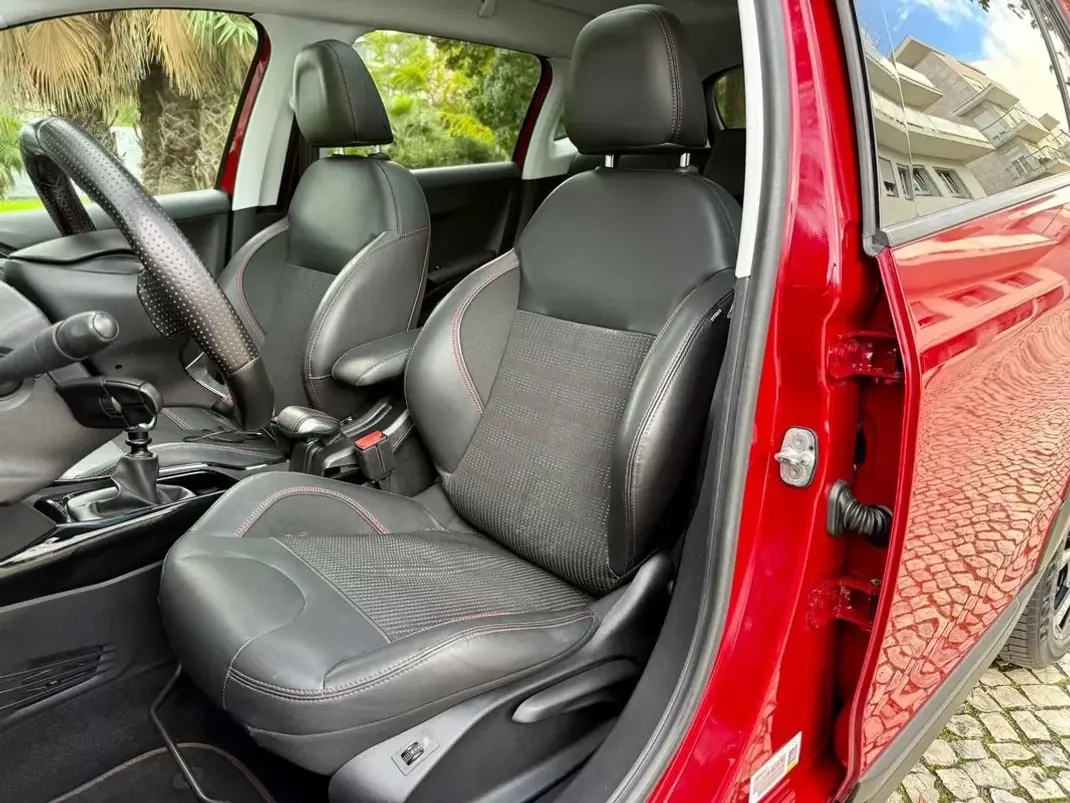 Peugeot 2008 2017 - 9990 EUR, 107000 km - AUTO.MOTO.pt - 107000km - foto 19 de 42