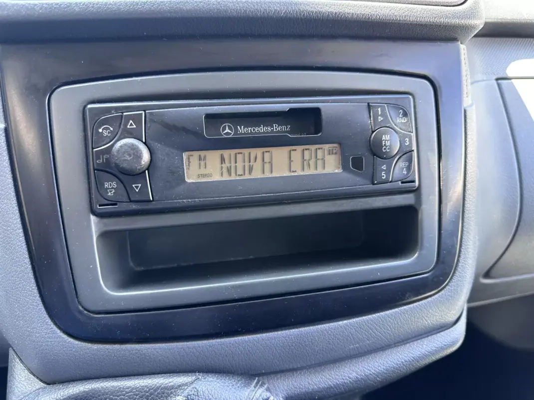 Mercedes-Benz VITO 111 CDI -LONGA 2005 - 5900 EUR, 400000 km - AUTO.MOTO.pt - 400000km - foto 14 de 22