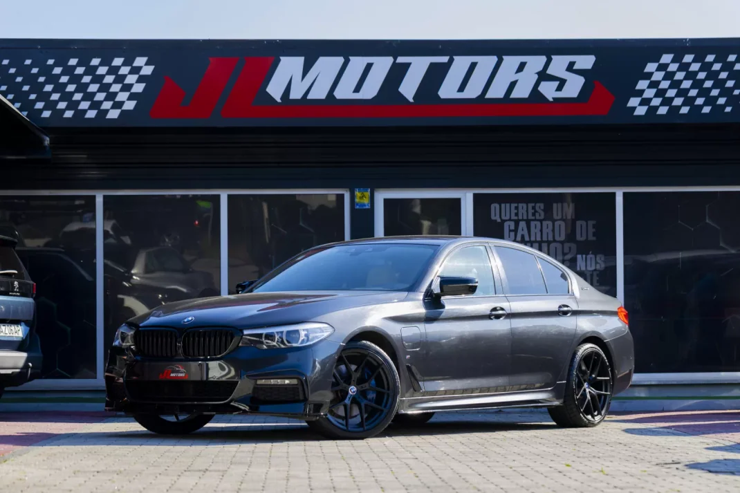 BMW 530e 2019 - 26850 EUR, 181810 km - AUTO.MOTO.pt - 181810km - foto 2 de 47
