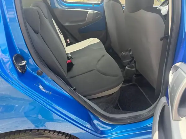 Toyota Aygo 2010 - 5490 EUR, 149000 km - AUTO.MOTO.pt - 149000km - foto 15 de 25