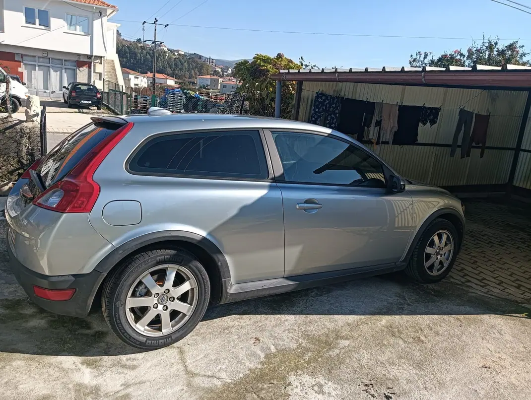 Volvo C30 2007 - 4800 EUR, 316000 km - 316000km - foto 7 de 12