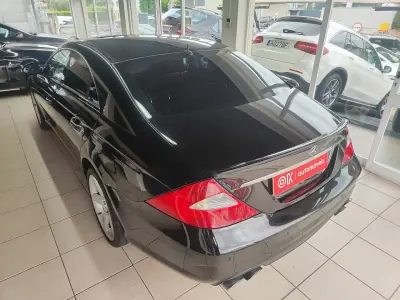 Mercedes-Benz CLS 55 AMG 2005 - 37500 EUR, 135000 km - AUTO.MOTO.pt - 135000km - foto 8 de 42