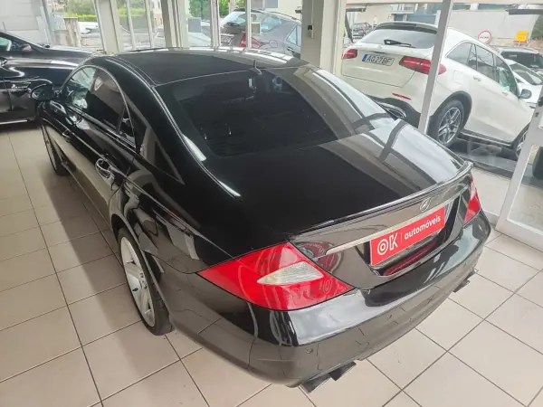 Mercedes-Benz CLS 55 AMG 2005 - 37500 EUR, 135000 km - AUTO.MOTO.pt - 135000km - foto 8 de 42