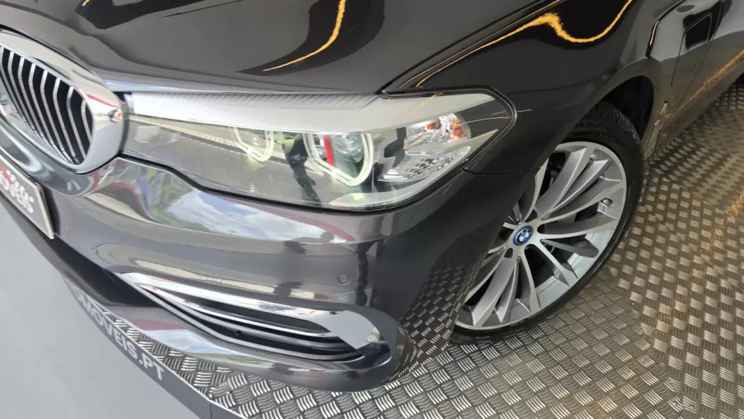 BMW 530 2017 - 21900 EUR, 230206 km - AUTO.MOTO.pt - 230206km - foto 23 de 58