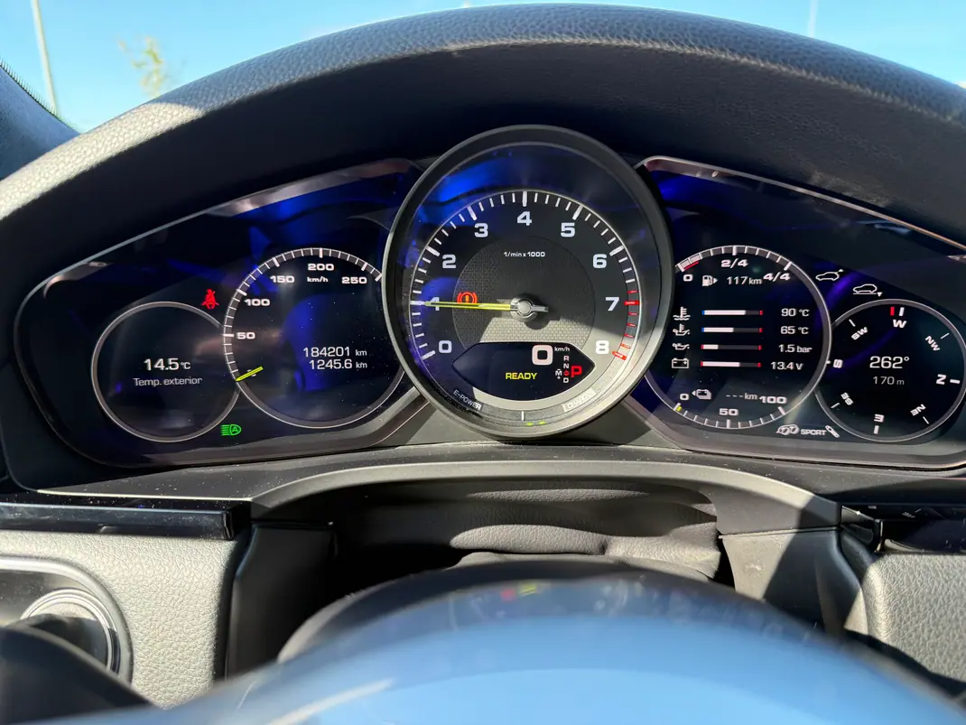 Porsche Cayenne Coupé 2020 - 55990 EUR, 184520 km - AUTO.MOTO.pt - 184520km - foto 14 de 20