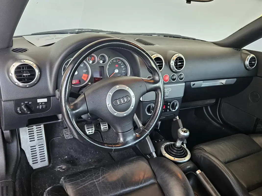 Audi TT Coupé 1999 - 8750 EUR, 152000 km - AUTO.MOTO.pt - 152000km - foto 10 de 10