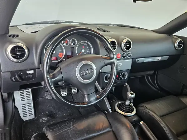 Audi TT Coupé 1999 - 8750 EUR, 152000 km - AUTO.MOTO.pt - 152000km - foto 10 de 10