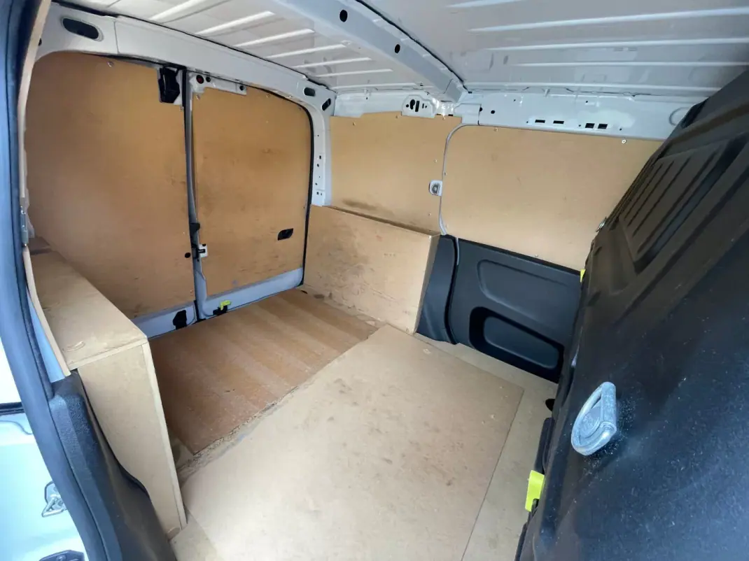 Opel Combo 2022 - 14450 EUR, 90000 km - AUTO.MOTO.pt - 90000km - foto 25 de 37