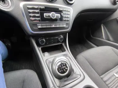 Mercedes-Benz A 180 2013 - 14900 EUR, 169000 km - AUTO.MOTO.pt - 169000km - foto 7 de 10