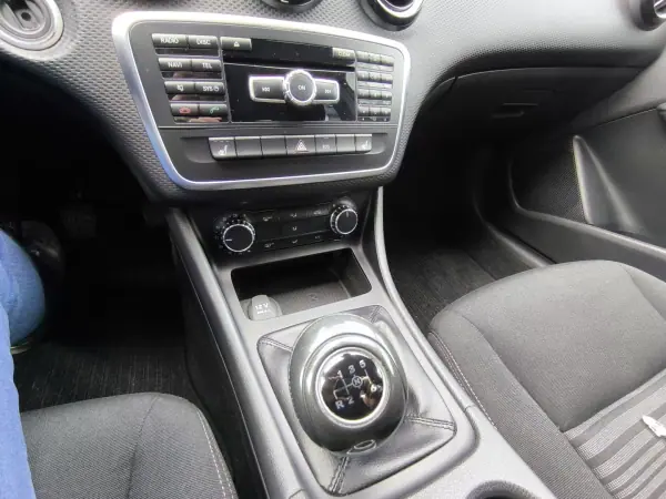Mercedes-Benz A 180 2013 - 14900 EUR, 169000 km - AUTO.MOTO.pt - 169000km - foto 7 de 10