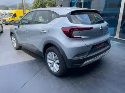 Renault Captur 2022 - 18900 EUR, 101000 km - AUTO.MOTO.pt - 101000km - foto 4 de 12