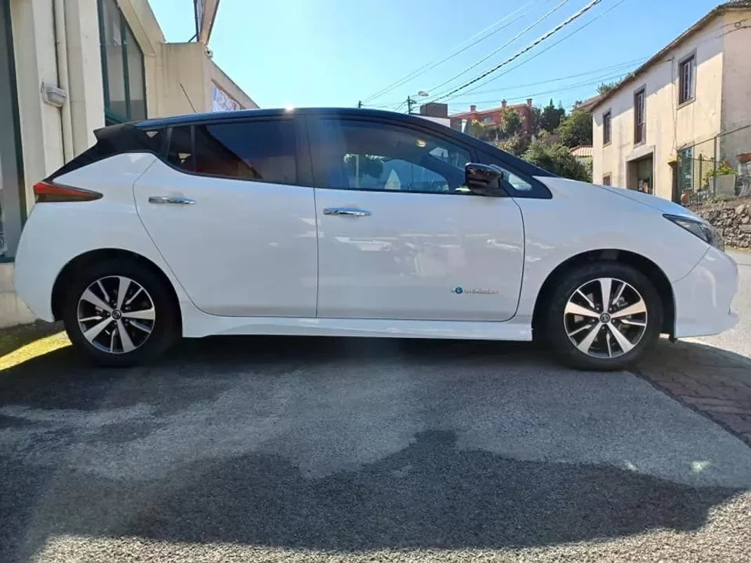 Nissan Leaf 2018 - 18500 EUR, 30000 km - 30000km - foto 4 de 9