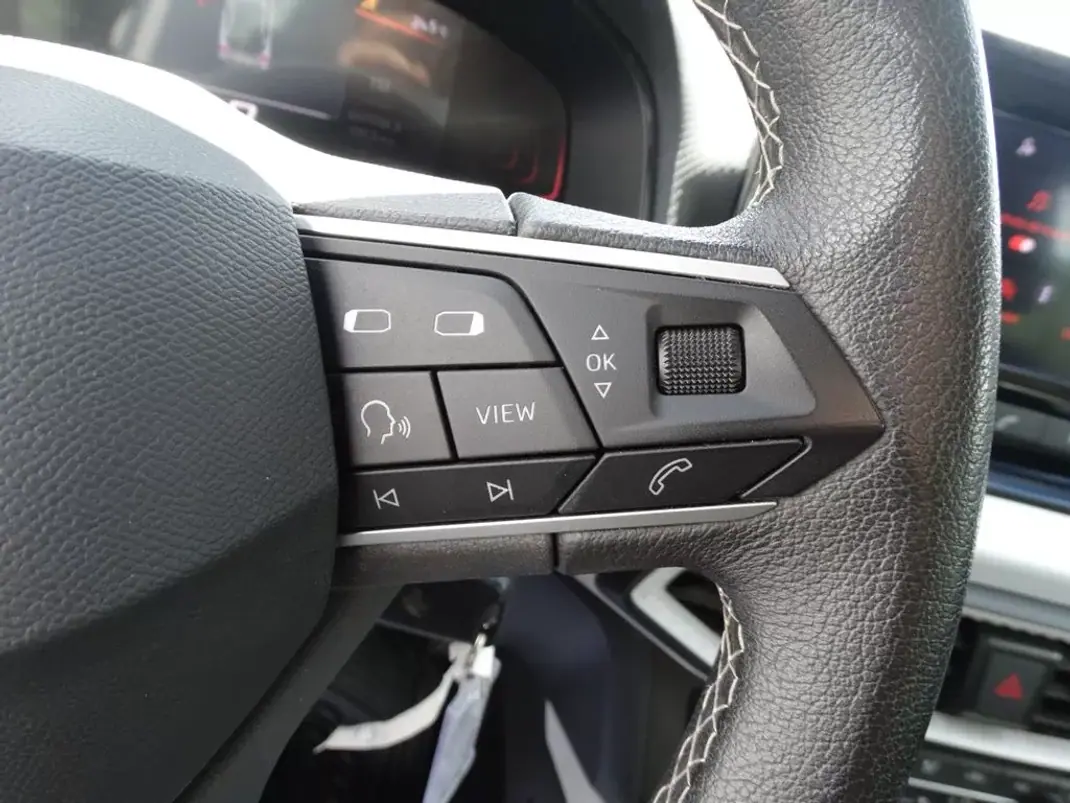 SEAT Arona 2023 - 14980 EUR, 49813 km - 49813km - foto 8 de 25