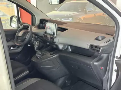 Peugeot Rifter 2019 - 19990 EUR, 120345 km - AUTO.MOTO.pt - 120345km - foto 14 de 21
