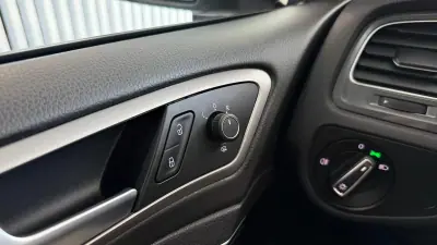 Volkswagen e-Golf 2019 - 16490 EUR, 74201 km - 74201km - foto 20 de 27