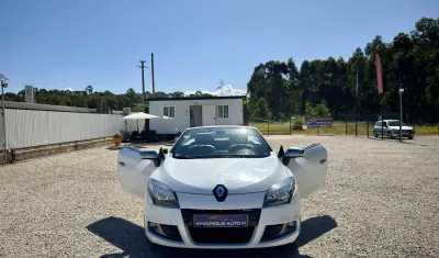 Renault Mégane Cabrio 2012 - 11800 EUR, 182000 km - AUTO.MOTO.pt - 182000km - foto 13 de 38