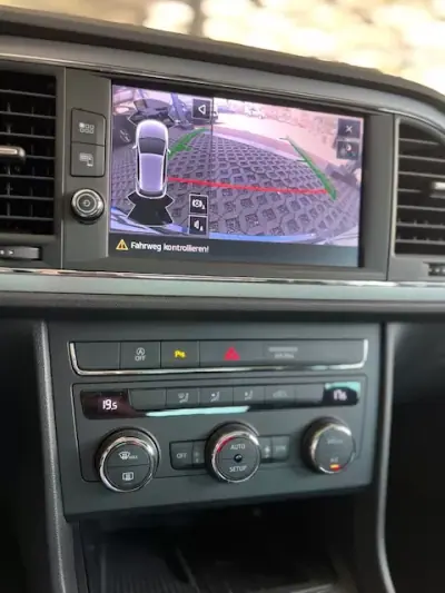 SEAT Leon 2020 - 16900 EUR, 89780 km - AUTO.MOTO.pt - 89780km - foto 2 de 12