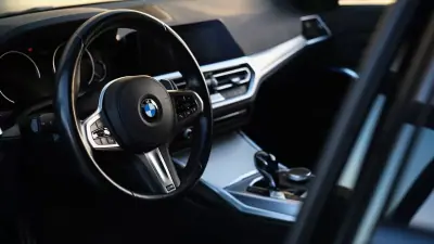 BMW 320 2020 - 29999 EUR, 166000 km - AUTO.MOTO.pt - 166000km - foto 48 de 58