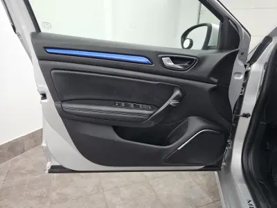 Renault Mégane Sport Tourer 2019 - 11950 EUR, 286730 km - AUTO.MOTO.pt - 286730km - foto 15 de 52