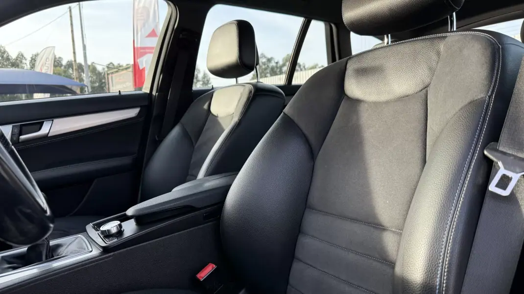 Mercedes-Benz C 180 2014 - 14900 EUR, 245000 km - AUTO.MOTO.pt - 245000km - foto 19 de 25