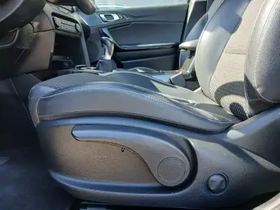 Kia Ceed SW 2019 - 13900 EUR, 72562 km - AUTO.MOTO.pt - 72562km - foto 19 de 31