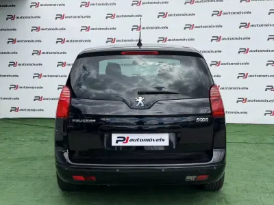 Peugeot 5008 2010 - 7500 EUR, 191000 km - AUTO.MOTO.pt - 191000km - foto 8 de 17