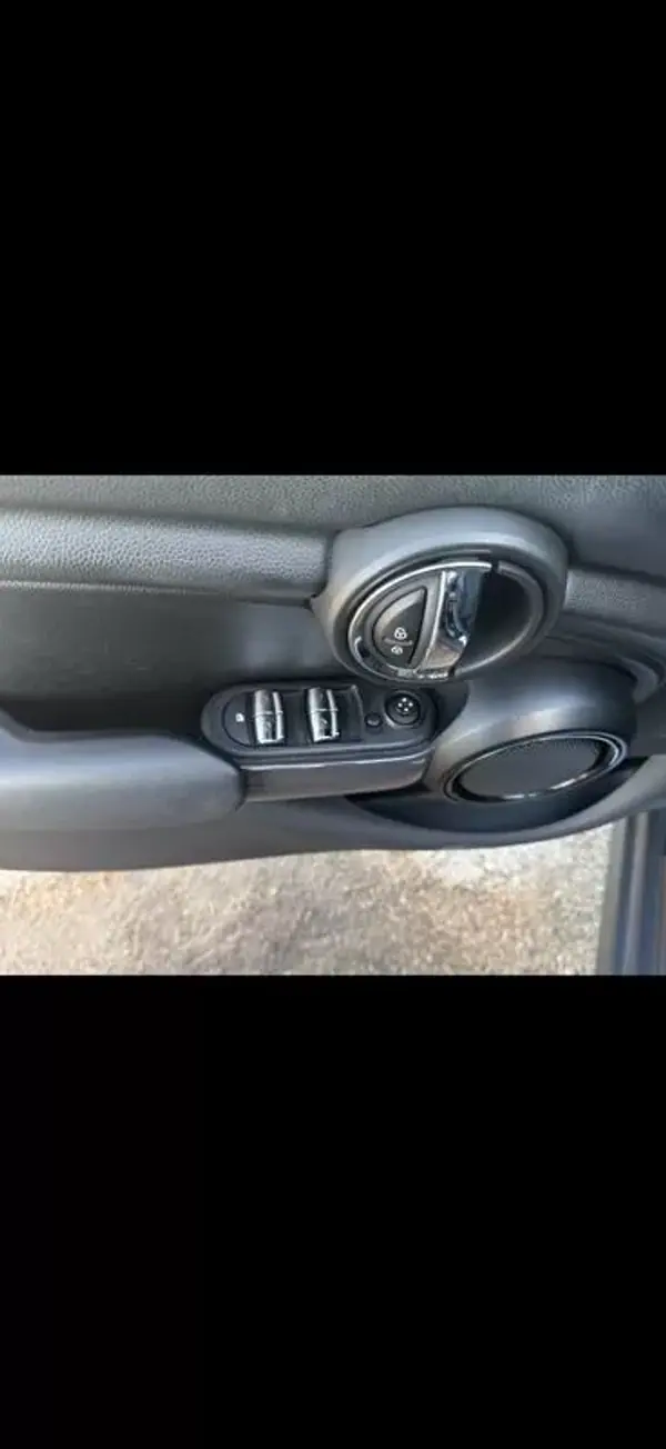MINI 5 Portas 2018 - 13900 EUR, 185247 km - AUTO.MOTO.pt - 185247km - foto 10 de 13