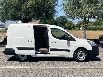 Citroën Berlingo 1.6 HDi Longa 2019 - 11750 EUR, 106000 km - AUTO.MOTO.pt - 106000km - foto 6 de 30