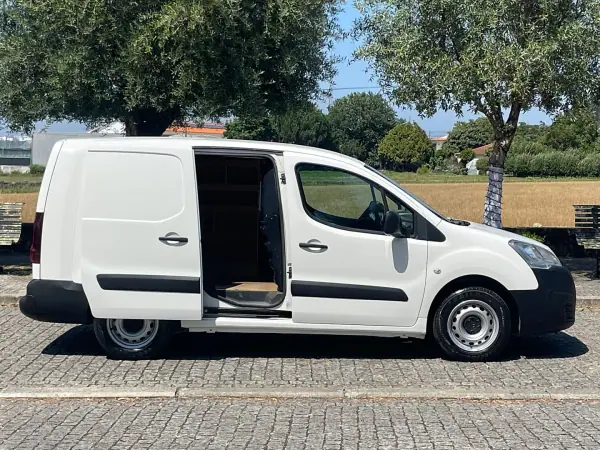 Citroën Berlingo 1.6 HDi Longa 2019 - 11750 EUR, 106000 km - AUTO.MOTO.pt - 106000km - foto 6 de 30
