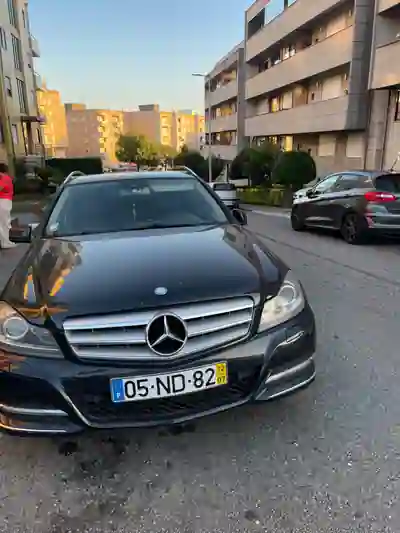 Mercedes-Benz C 180 2012 - 10500 EUR, 293000 km - AUTO.MOTO.pt - 293000km - foto 1 de 5