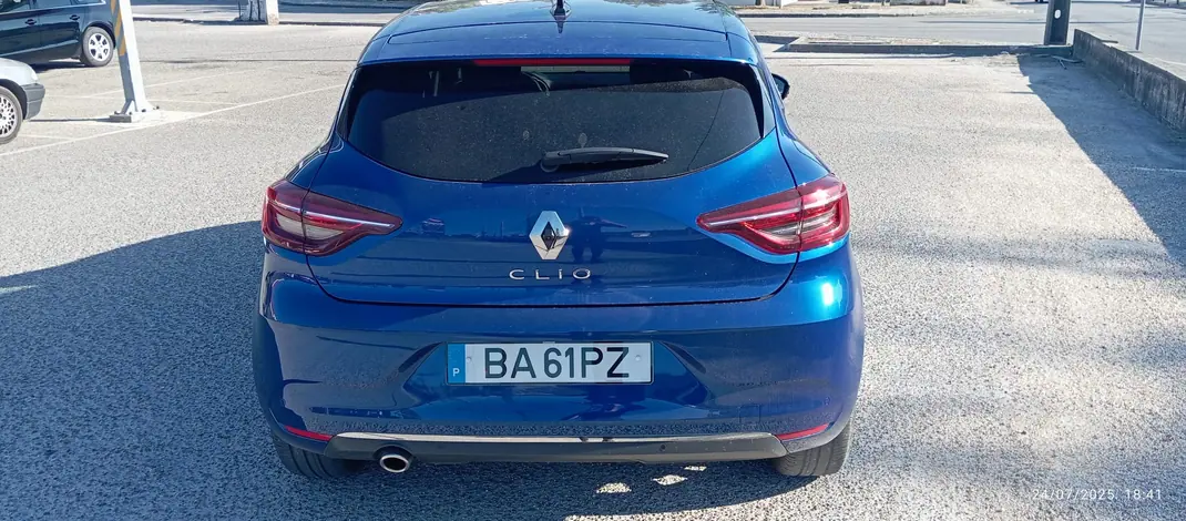 Renault Clio 2023 - 15000 EUR, 54000 km - AUTO.MOTO.pt - 54000km - foto 3 de 7
