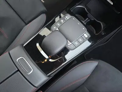 Mercedes-Benz CLA 180 2022 - 29900 EUR, 36800 km - 36800km - foto 27 de 44
