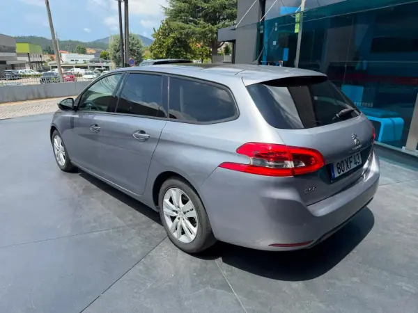 Peugeot 308 SW 2015 - 9900 EUR, 279000 km - AUTO.MOTO.pt - 279000km - foto 2 de 16