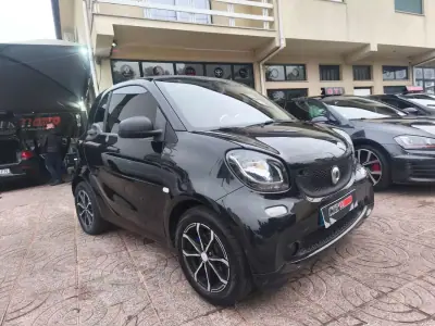 Smart Fortwo Cabrio 2016 - 9900 EUR, 76000 km - AUTO.MOTO.pt - 76000km - foto 4 de 24