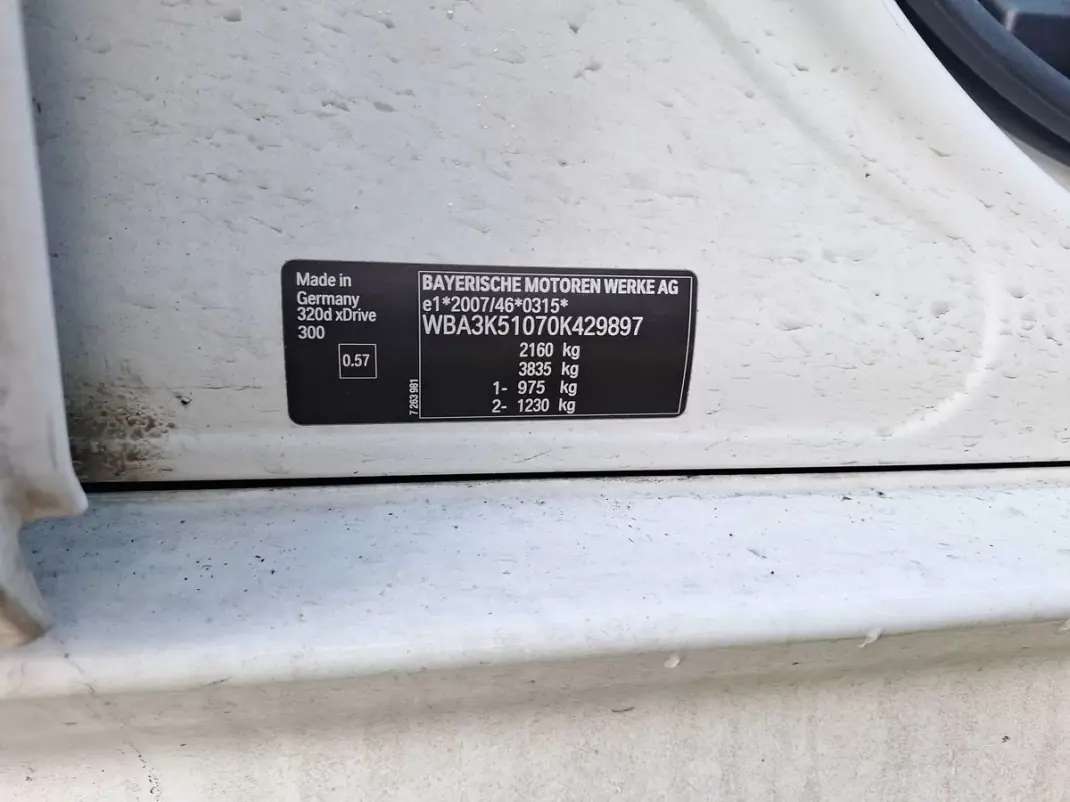 BMW 320 2015 - 20900 EUR, 186163 km - AUTO.MOTO.pt - 186163km - foto 14 de 14