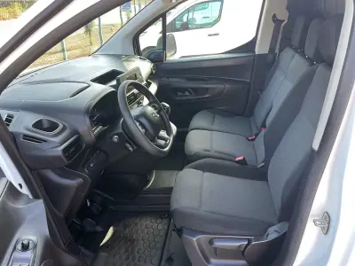 Citroën Berlingo 2020 - 10750 EUR, 156000 km - AUTO.MOTO.pt - 156000km - foto 17 de 32