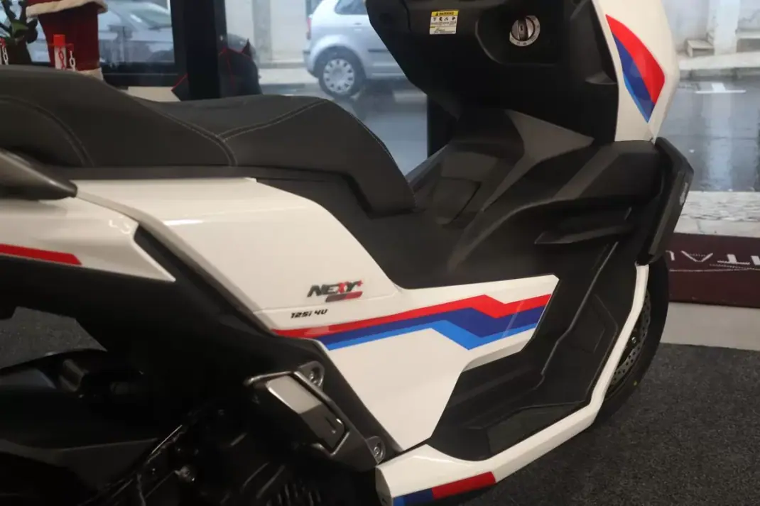 2026 - 2990 EUR, 1 km - AUTO.MOTO.pt - 1km - foto 9 de 27