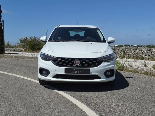 Fiat Tipo Station Wagon 2019 - 9990 EUR, 96572 km - AUTO.MOTO.pt - 96572km - foto 2 de 24