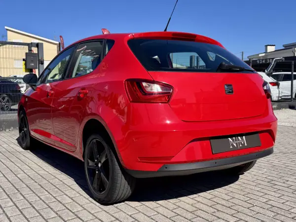 SEAT Ibiza 2016 - 9990 EUR, 185000 km - AUTO.MOTO.pt - 185000km - foto 6 de 20