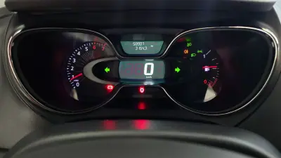 Renault Captur 2016 - 10490 EUR, 58907 km - AUTO.MOTO.pt - 58907km - foto 20 de 46